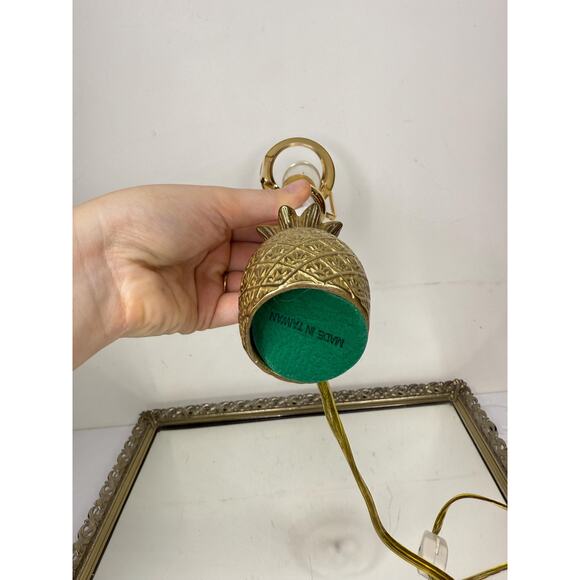 Vintage Hollywood Regency Mid-Century Brass Pineapple Table Top Lamp - Brass Pin - Picture 4 of 10